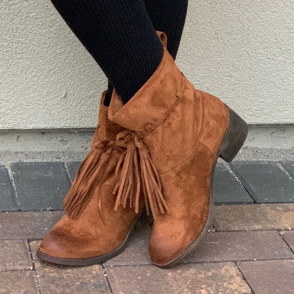 Boho Burnished Toe Wrap Around Chunky Heel Boots - Picture 4 of 7